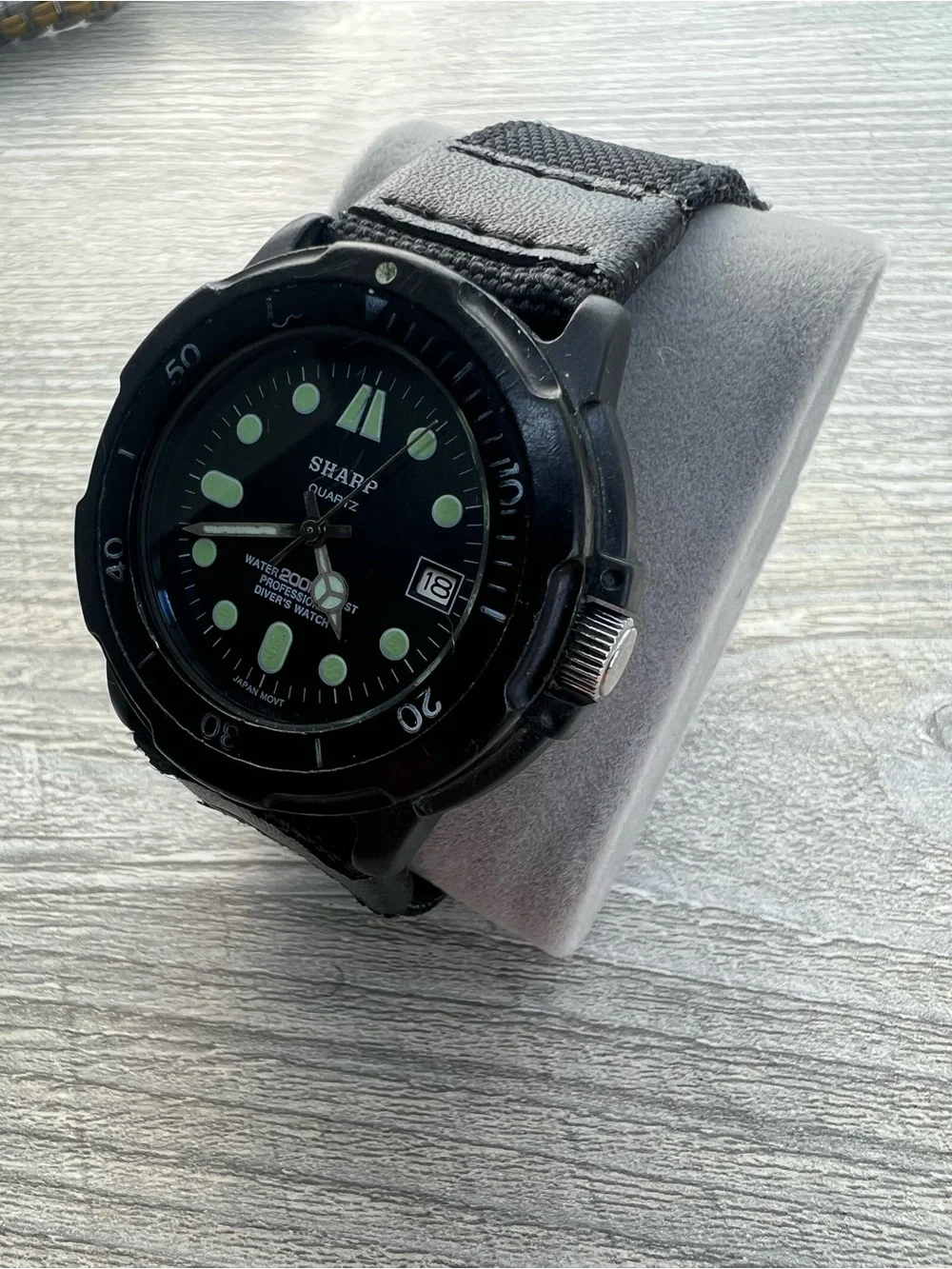 N/A rotating bezel